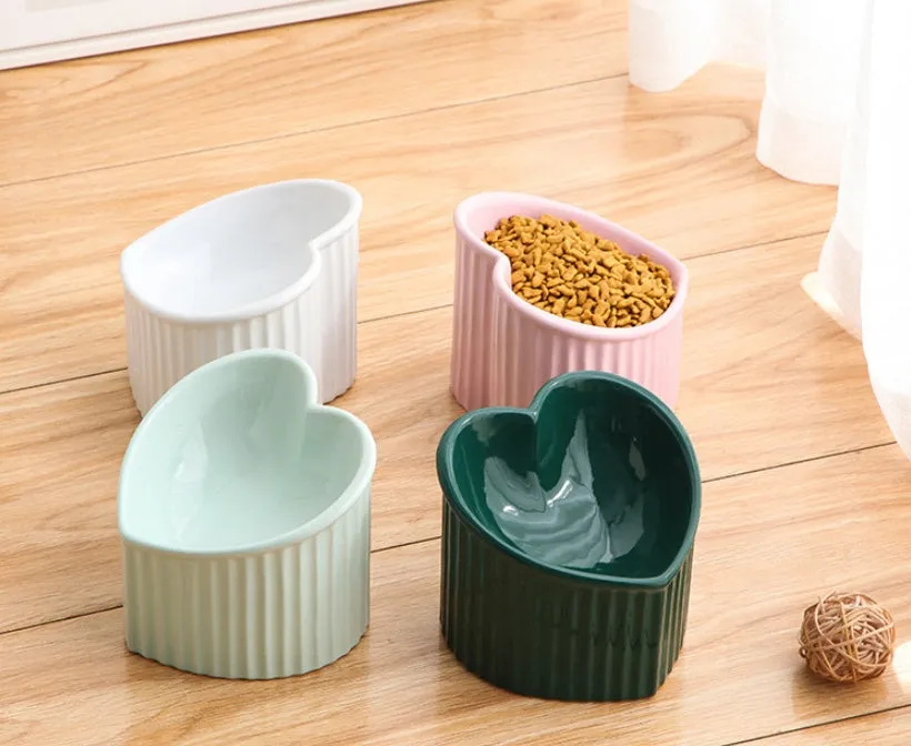 Inclined Ceramic Pet Bowl – Durable and Practical Elevated Feeding for Dogs