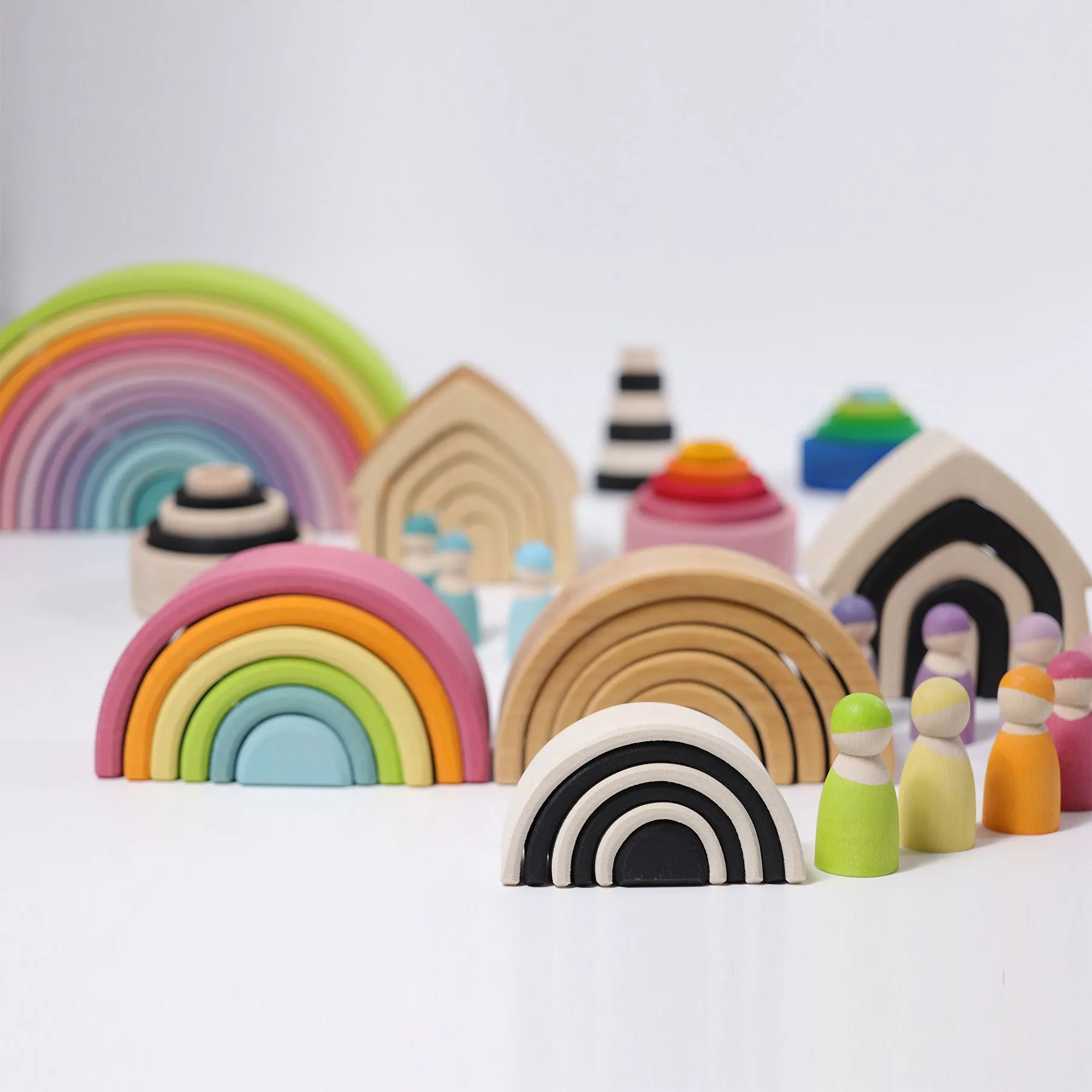 Medium Rainbow Natural